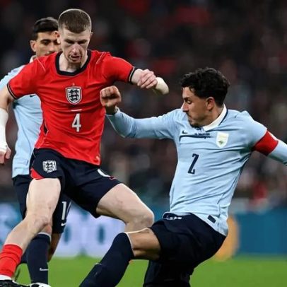 Zagueiro do Uruguai diz que seleção pode sonhar grande na Copa