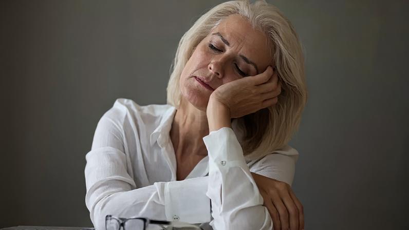 Entenda o impacto silencioso do sedentarismo na saúde mental e física. Descubra os sinais invisíveis no seu dia a dia e como quebrar o ciclo de baixa energia