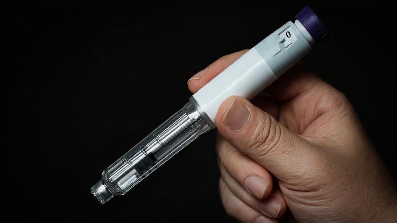 Pacientes que utilizam canetas para emagrecimento precisam acompanhar indicadores nutricionais e metabólicos por meio de exames laboratoriais
