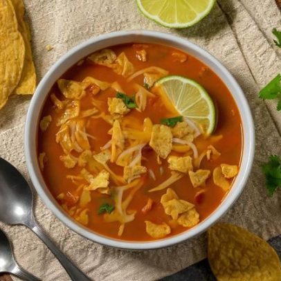 Três sopas rápidas e ricas em proteínas para o jantar