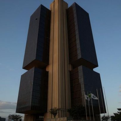 Economistas elevam projeções de juros e inflação após Copom deixar incerto