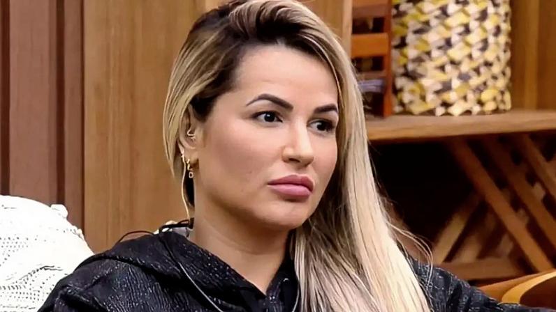 Deolane Bezerra.
