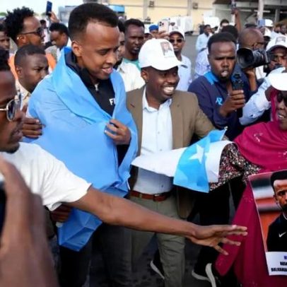 Árbitro africano barrado nos EUA pela Copa é saudado na Somália