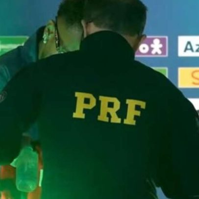 Neymar é tietado por policial e autografa camisa do Flamengo