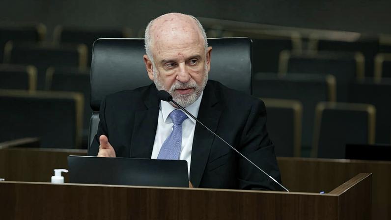 Relator do julgamento das contas, Benjamin Zymler, em sessão no TCU