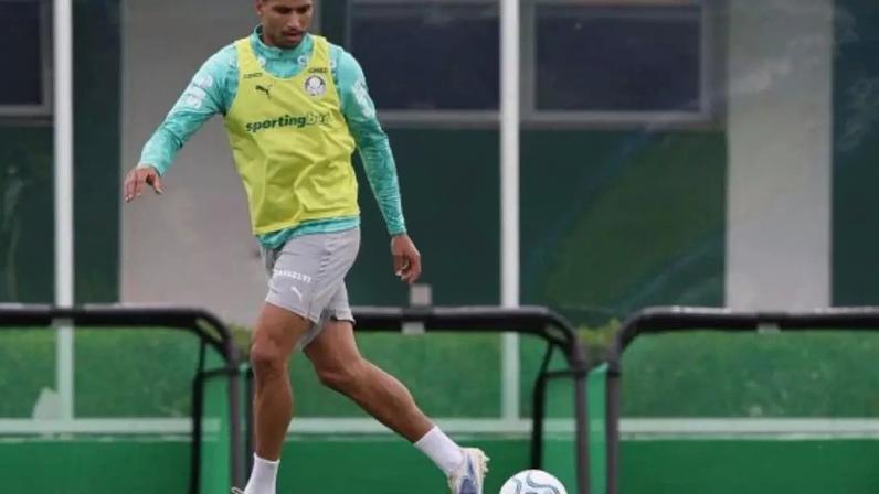 Murilo, do Palmeiras, durante treinamento, na Academia de Futebol –