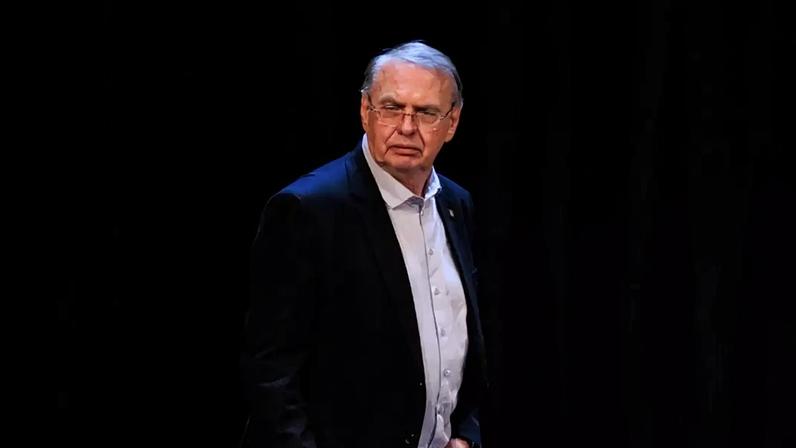 Osmar Stabile é alvo de pedido de impeachment no Corinthians.