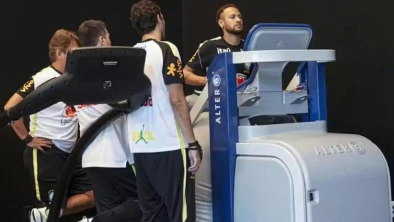 Atacante da Seleção Brasileira vive expectativa de retorno aos treinos antes da estreia na Copa do Mundo –