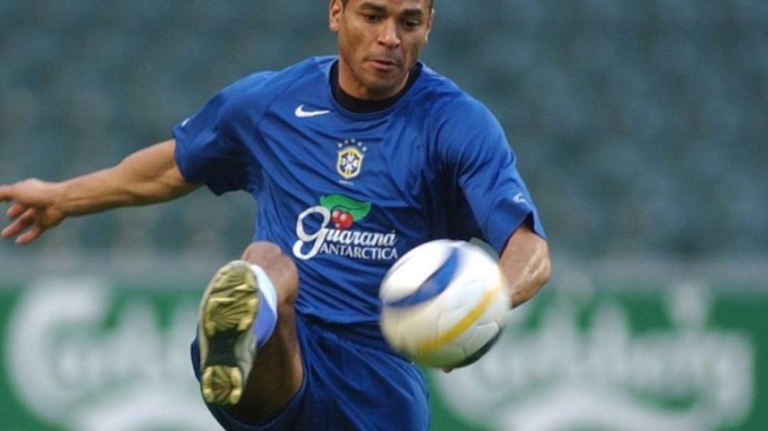 Cafu esteve presente nos títulos de 1994 e 2002 da Seleção Brasileira – Reprodução