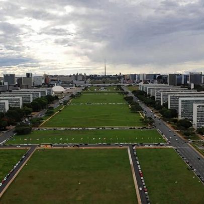 Suspeita de bomba em mala fecha trecho da Esplanada dos Ministérios