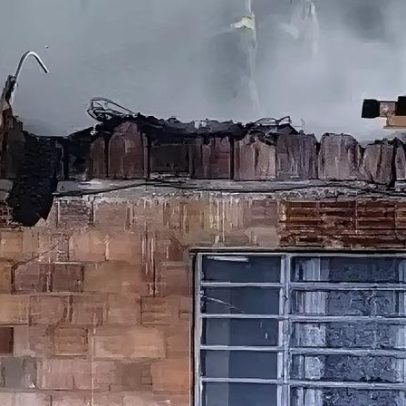 Incêndio destrói parte de residência e mobiliza bombeiros em Canela