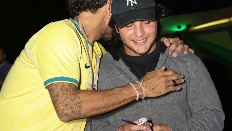 Já pode chamar de padrasto? Novo affair de Ivete Sangalo é flagrado abraçando Marcelo antes do jogo do Brasil na Copa 2026; fotos.