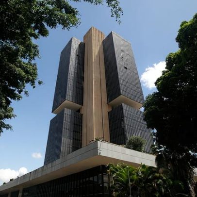 Economistas elevam projeções de juros e inflação para este ano