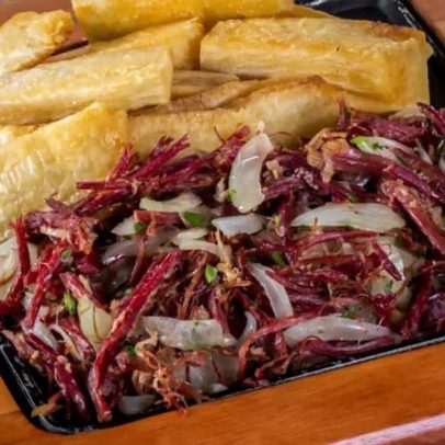 Sete receitas com carne-seca para preparar neste sábado