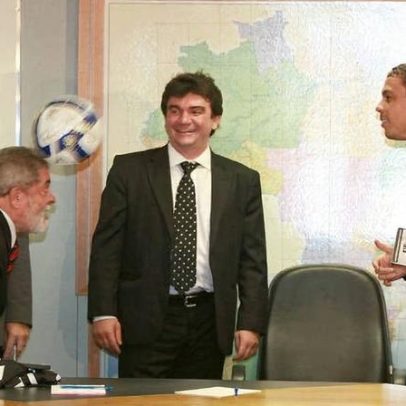 Antes de polêmica com Neymar, Lula teve saia justa com Ronaldo em 2006