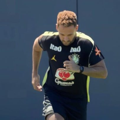 Neymar entra em campo nos EUA pela primeira vez, ainda longe do retorno