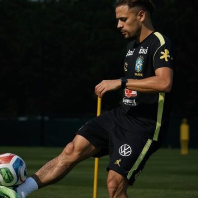 Neymar volta a treinar com a seleção dois dias antes do jogo contra o Haiti