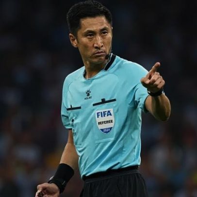 Chineses sem seleção na Copa apoiam árbitro campeão de cartões