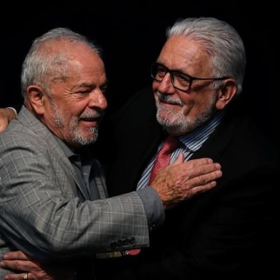 Lula espera renúncia de Jaques Wagner da liderança