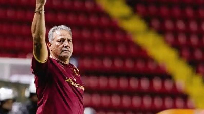 Técnico Márcio Goiano está fora do Sport.