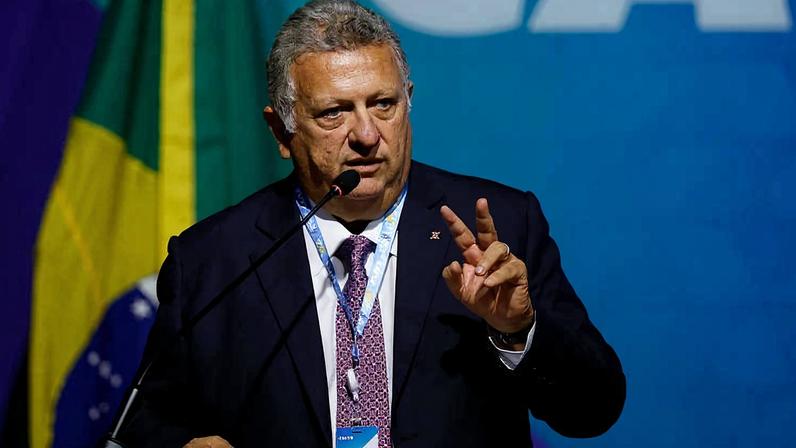 O presidente da Caixa, Carlos Vieira, em sua cerimônia de posse em novembro de 2023