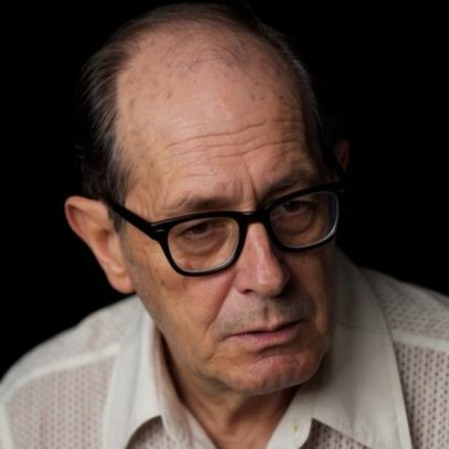 Língua secreta dos mineiros de Carlos Drummond é tema de estudo