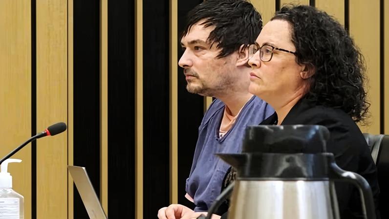 Jesse Calhoun se declara inocente da quinta acusação de assassinato em Oregon
