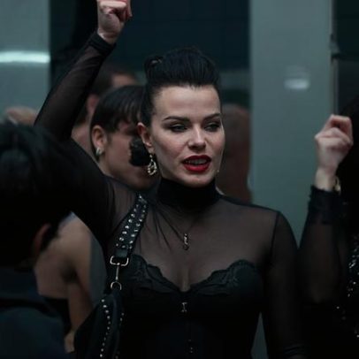 Quem é Debi Mazar, amiga de Madonna, no curta Confessions II