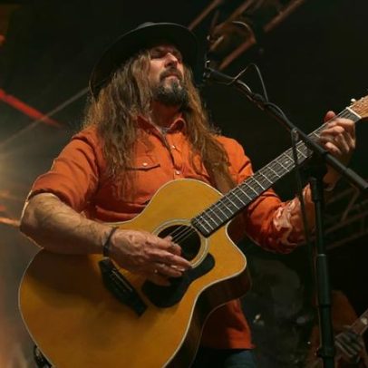 Shawn James lança álbum Passage antes de shows no Brasil