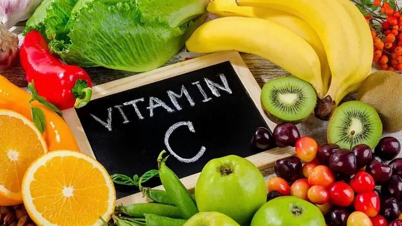 Estudo internacional revela que a falta de vitamina C no organismo pode acelerar o envelhecimento cerebral e prejudicar a memória