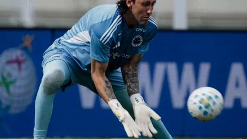 Cássio está fora do gol do Cruzeiro desde março –