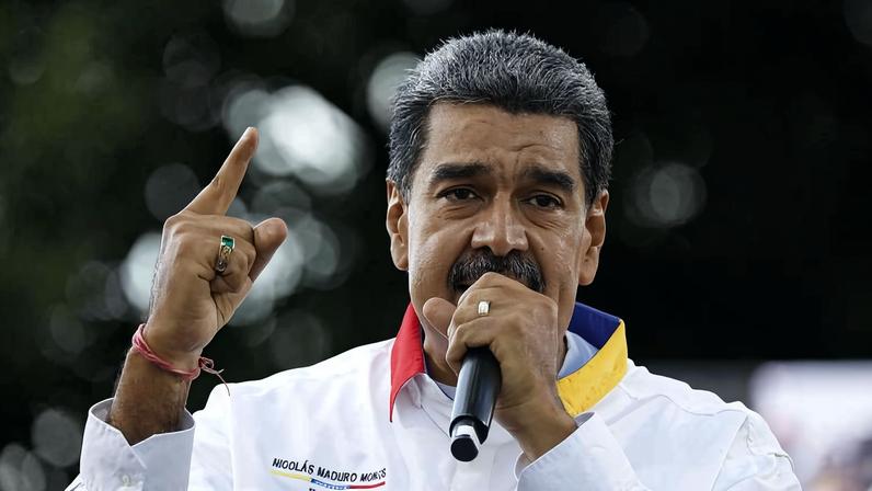 Nicolás Maduro discursa em Caracas, em 2024