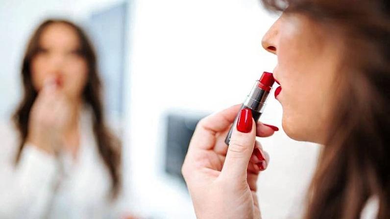 Mulheres sofrem com a pressão estética, e comparar-se aos outros prejudica ainda mais a saúde mental