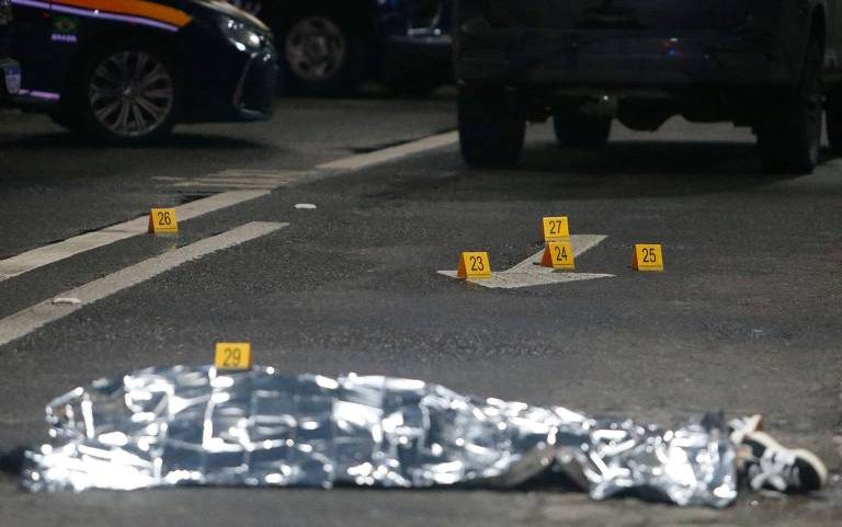 O corpo do delator Antonio Vinícius Lopes Gritzbach, fuzilado no Aeroporto Internacional de São Paulo, em Guarulhos; executores serão julgados