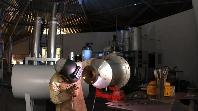 Montagem da Unidade experimental de produção de biodiesel da NUTEC. Fortaleza (CE) 16.08.2006,indústrias; fábricas, produção de biodiesel da NUTEC