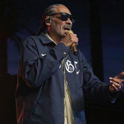 Snoop Dogg recebe mensagem gerada por IA de 2Pac durante show