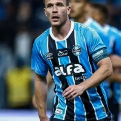 Arthur Melo anuncia saída do Grêmio e se despede nas redes