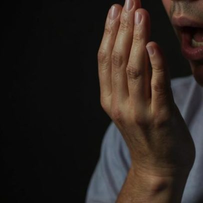 Bafo matinal? Veja dicas para reduzir a halitose