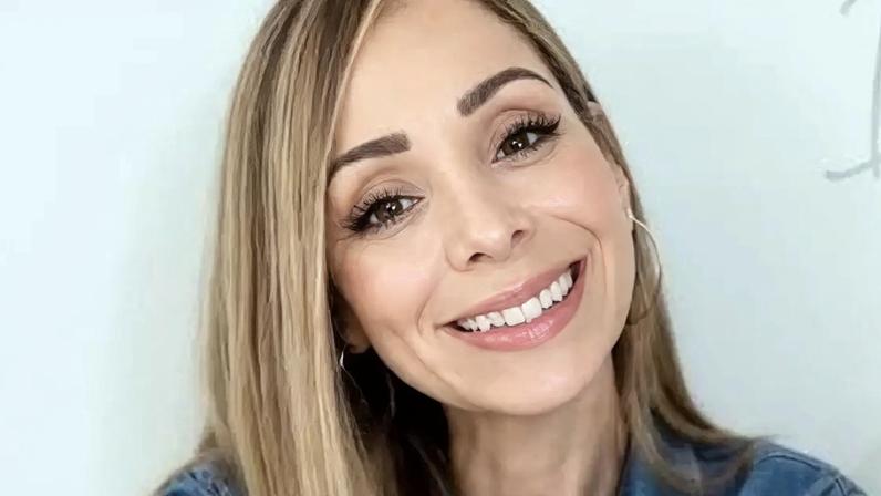 Karina luta contra o câncer: ajude a financiar sua cirurgia