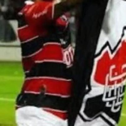 Ex-jogador do Santa Cruz, Brasão, é morto a tiros aos 44 anos