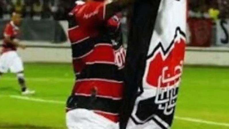 Brasão, ex atacante do Santa Cruz.