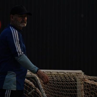Técnico deixa comando da Escócia após eliminação precoce na Copa do Mundo 2026