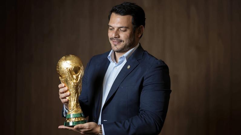 Samir Xaud em seu escritório na sede da CBF, na zona oeste do Rio de Janeiro