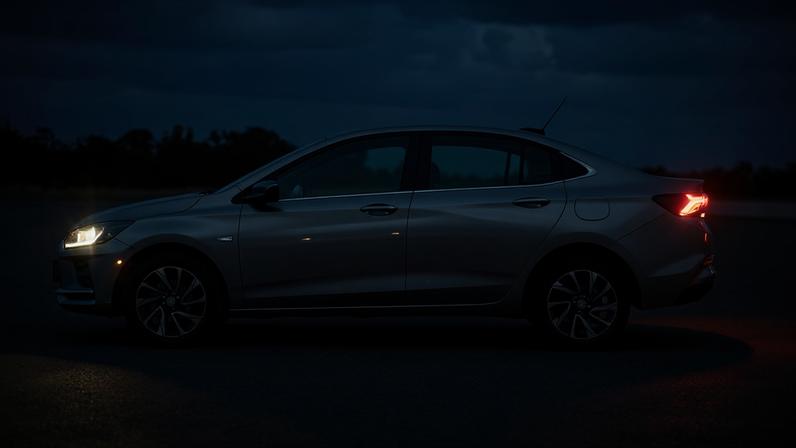 Sedã Chevrolet Onix Plus tem 2,60 m de distância entre os eixos; modelo terá opção movida apenas a etanol