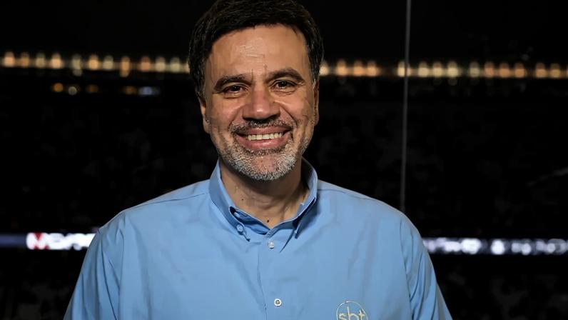 Mauro Beting, comentarista do SBT.