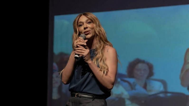 A deputada Federal Erika Hilton no Direitos Já! Fórum pela Democracia - "Em defesa da Democracia e da Soberania Nacional" no Teatro Tuca.