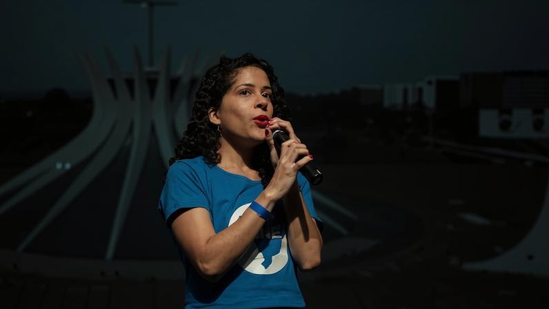 A presidente da UNE (União Nacional dos Estudantes), Bianca Borges, em palesta no Teatro Tuca - Ronny Santos - 16.set.2025/Folhapress