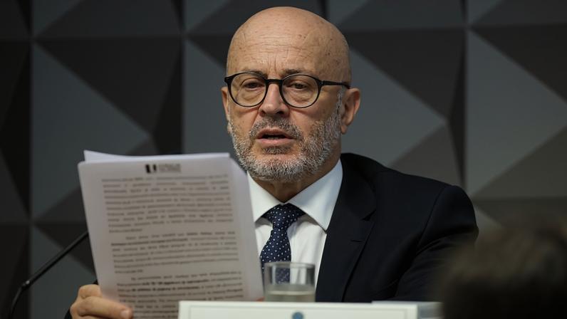 Antonio Carlos Camilo Antunes, conhecido como o Careca do INSS, durante depoimento na CPMI do INSS, no Senado Federal