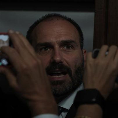 Eduardo Bolsonaro diz que STF é sem pé nem cabeça e visa tirá-lo das eleições
