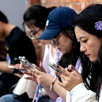 Jovens usam mais IA que gerações, mas temem impactos no trabalho e criatividade